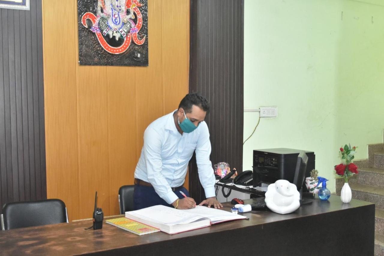 Hotel Yug Residency Varanasi Exterior photo