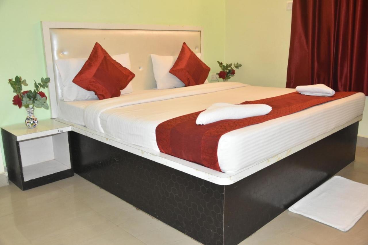 Hotel Yug Residency Varanasi Exterior photo